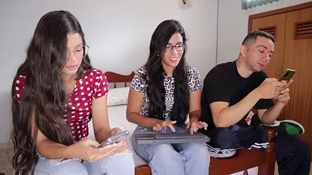 funcouple1985 online show from 12-05-24, 03:06