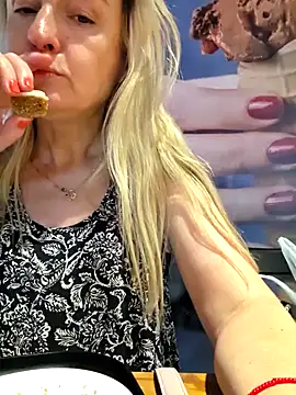 1Sweetnina online show from 12-18-25, 05:19