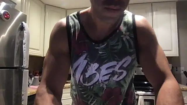 BigGuyMuscle online show from 12-18-25, 09:54