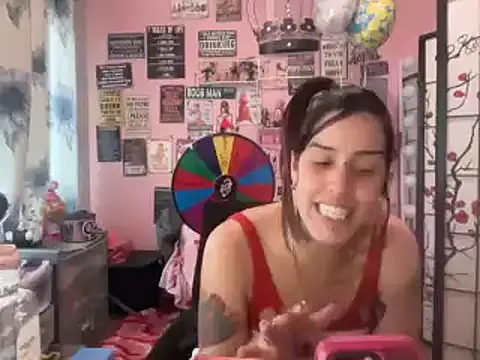 Snapshot of latinacubana chatting on 12-28-24, 08:15 latinacubana online show from 12-28-24, 08:15