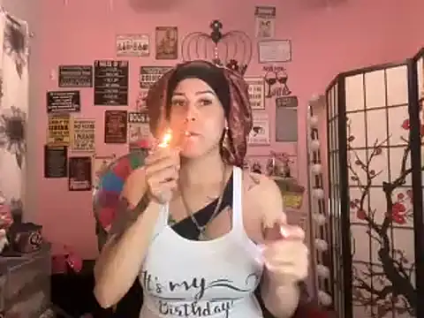 Snapshot of latinacubana chatting on 01-09-25, 07:21 latinacubana online show from 01-09-25, 07:21