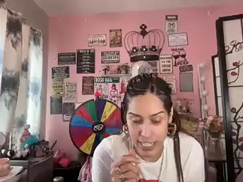 Snapshot of latinacubana chatting on 01-22-25, 04:23 latinacubana online show from 01-22-25, 04:23