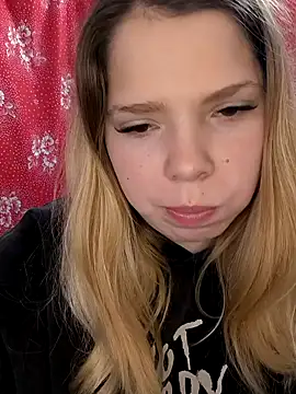 Zuli Kiska online show from 11-14-25, 12:04