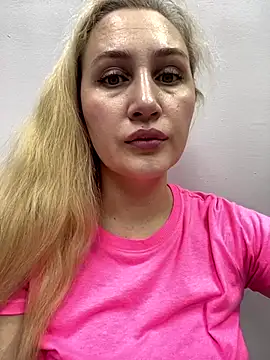 Snapshot of YourBlondee chatting on 12-02-24, 03:26 YourBlondee online show from 12-02-24, 03:26