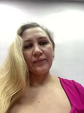 Snapshot of YourBlondee chatting on 01-25-25, 02:26 YourBlondee online show from 01-25-25, 02:26