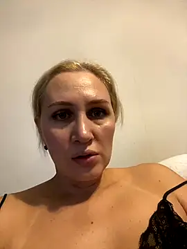 Snapshot of YourBlondee chatting on 11-01-25, 02:02 YourBlondee online show from 11-01-25, 02:02