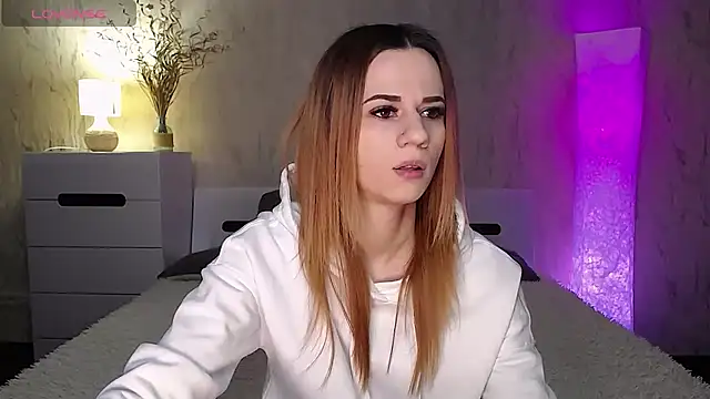 ItsAlisia online show from 02-15-25, 01:38