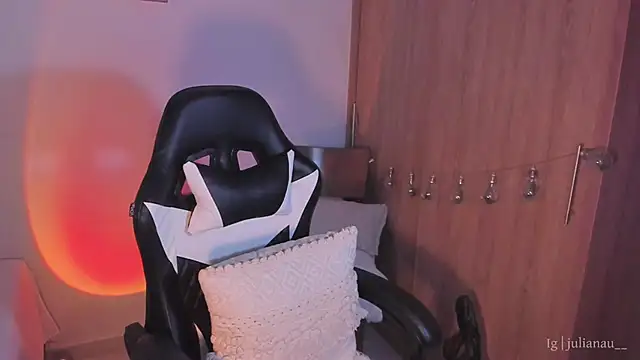 iriswest  online show from 01-16-25, 01:37