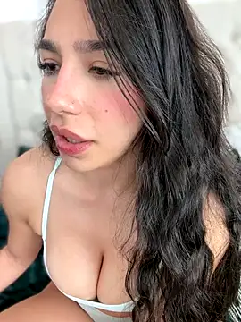 LoveLillyy online show from 12-15-25, 09:41