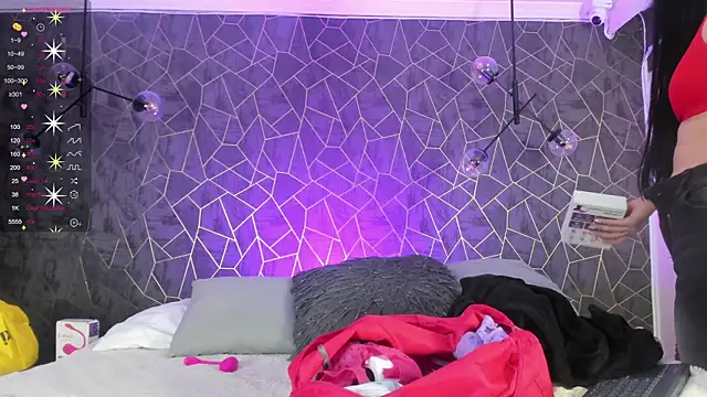 danaythamara1 online show from 12-15-25, 07:40