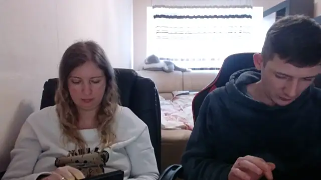 PeterAndJen online show from 03-12-25, 12:26