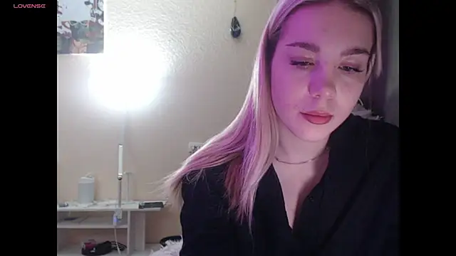 ariashaa online show from 10-22-25, 03:12