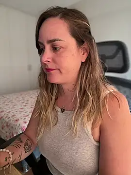 Snapshot of misslulipop chatting on 03-16-25, 08:54 misslulipop online show from 03-16-25, 08:54