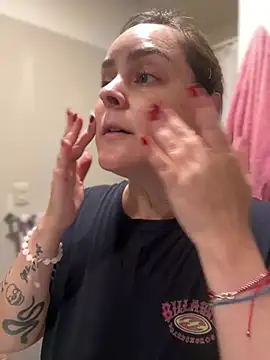 Snapshot of misslulipop chatting on 03-16-25, 11:57 misslulipop online show from 03-16-25, 11:57