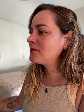 Snapshot of misslulipop chatting on 03-17-25, 07:37 misslulipop online show from 03-17-25, 07:37