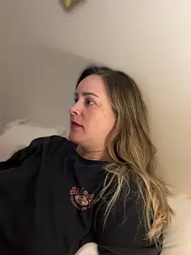 Snapshot of misslulipop chatting on 03-21-25, 01:34 misslulipop online show from 03-21-25, 01:34