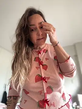 Snapshot of misslulipop chatting on 09-14-25, 02:05 misslulipop online show from 09-14-25, 02:05