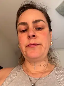 Snapshot of misslulipop chatting on 09-24-25, 02:20 misslulipop online show from 09-24-25, 02:20