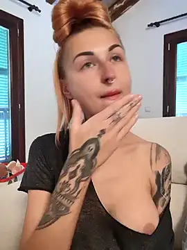 Snapshot of kylie_blck chatting on 02-04-25, 11:27 kylie blck online show from 02-04-25, 11:27