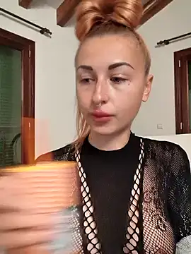 Snapshot of kylie_blck chatting on 02-06-25, 05:03 kylie blck online show from 02-06-25, 05:03