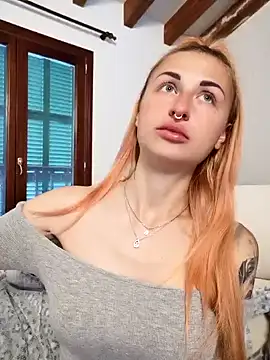 Snapshot of kylie_blck chatting on 02-25-25, 04:10 kylie blck online show from 02-25-25, 04:10