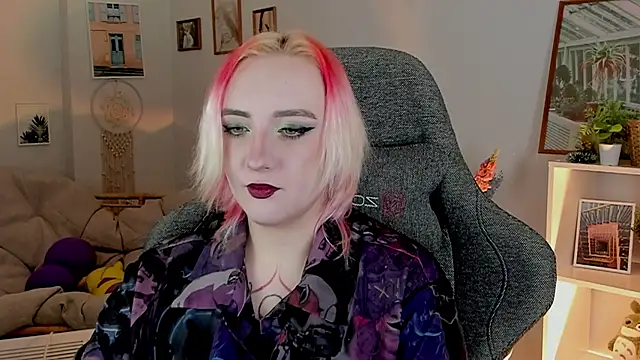 AsheLucker online show from 02-08-25, 08:10