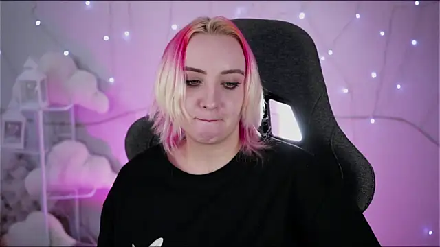 AsheLucker online show from 02-21-25, 08:51