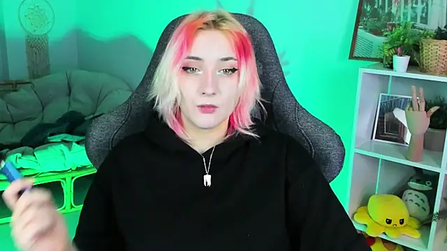 AsheLucker online show from 03-10-25, 02:28