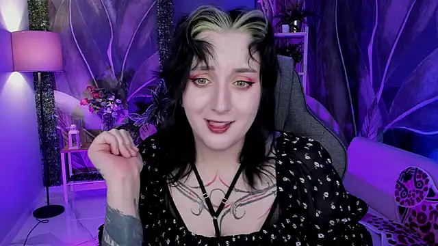 AsheLucker online show from 10-10-25, 09:58