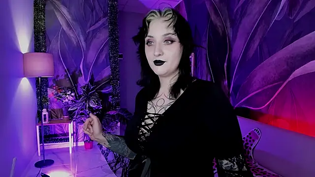 AsheLucker online show from 10-16-25, 10:44