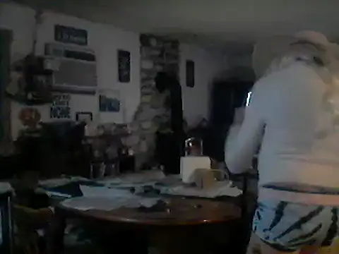 Snapshot of CROSSCOUNTRY1 chatting on 12-11-24, 10:38 CROSSCOUNTRY1 online show from 12-11-24, 10:38