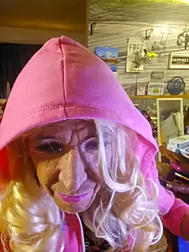 Snapshot of CROSSCOUNTRY1 chatting on 01-09-25, 11:03 CROSSCOUNTRY1 online show from 01-09-25, 11:03