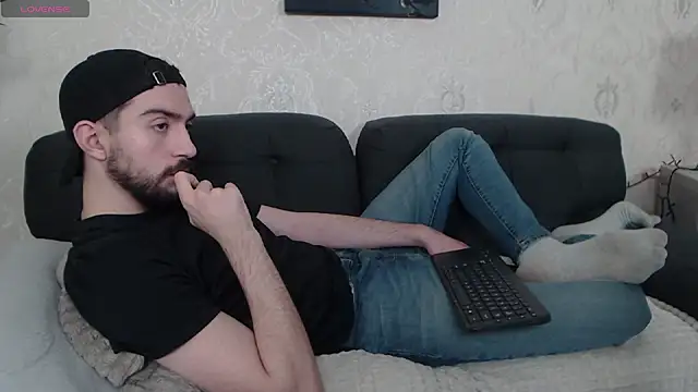 Snapshot of Dylan_Best chatting on 01-11-25, 02:41 Dylan Best online show from 01-11-25, 02:41