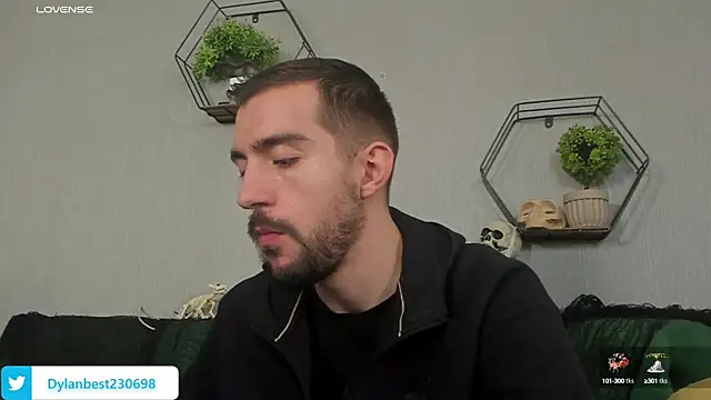 Snapshot of Dylan_Best chatting on 10-16-25, 12:22 Dylan Best online show from 10-16-25, 12:22
