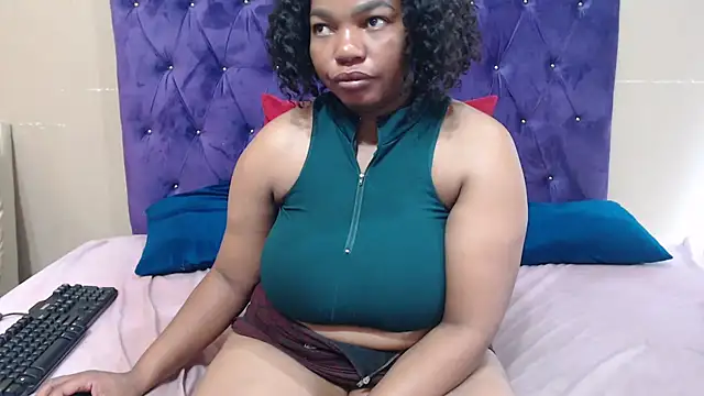 Snapshot of EBONYBUSTYY chatting on 02-28-25, 10:41 EBONYBUSTYY online show from 02-28-25, 10:41