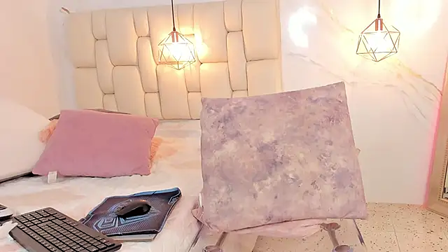 IsiisLovei online show from 01-14-25, 02:32