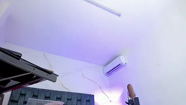 IsiisLovei online show from 11-17-25, 02:45