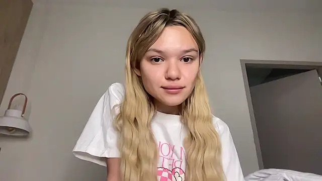 Snapshot of madwillienn chatting on 11-16-25, 01:06 madwillienn online show from 11-16-25, 01:06