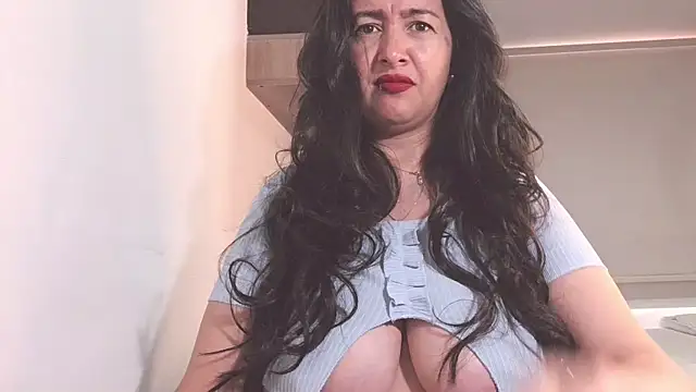Snapshot of Cherry_1992 chatting on 02-26-25, 04:35 Cherry 1992 online show from 02-26-25, 04:35