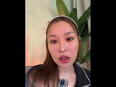 sphynx- - online show from 10-29-25, 01:57