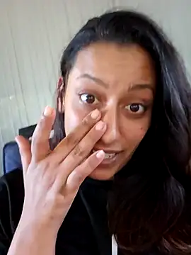 Snapshot of Nikkierosee chatting on 12-16-24, 01:11 Nikkierosee online show from 12-16-24, 01:11