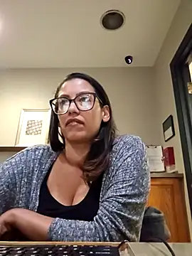 Snapshot of Nikkierosee chatting on 02-12-25, 07:55 Nikkierosee online show from 02-12-25, 07:55