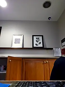 Snapshot of Nikkierosee chatting on 02-20-25, 04:39 Nikkierosee online show from 02-20-25, 04:39