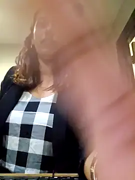 Snapshot of Nikkierosee chatting on 03-08-25, 04:01 Nikkierosee online show from 03-08-25, 04:01