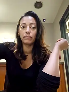 Snapshot of Nikkierosee chatting on 03-12-25, 02:52 Nikkierosee online show from 03-12-25, 02:52