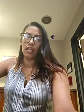 Snapshot of Nikkierosee chatting on 03-14-25, 05:59 Nikkierosee online show from 03-14-25, 05:59