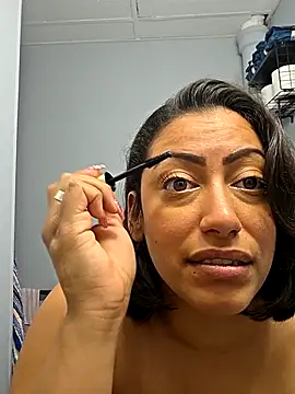 Snapshot of Nikkierosee chatting on 09-17-25, 01:57 Nikkierosee online show from 09-17-25, 01:57