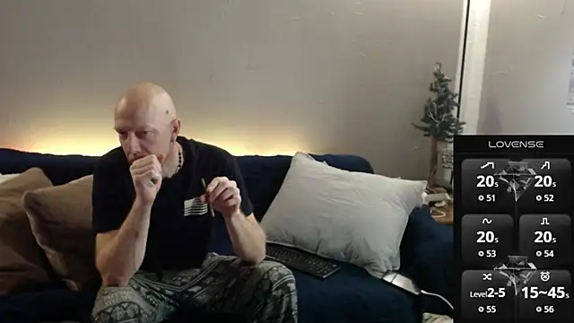 MaxRouger online show from 11-27-25, 01:57