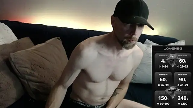 MaxRouger online show from 12-01-25, 01:43