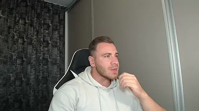 Thori92 online show from 09-17-25, 05:58